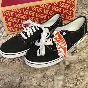 Black Authentic Lo Pro Vans